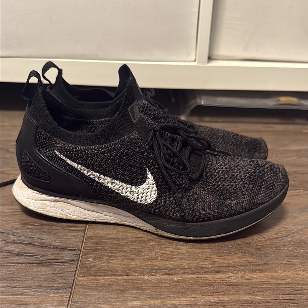 Nike flyknit Oreo Black and White Knit Sneakers